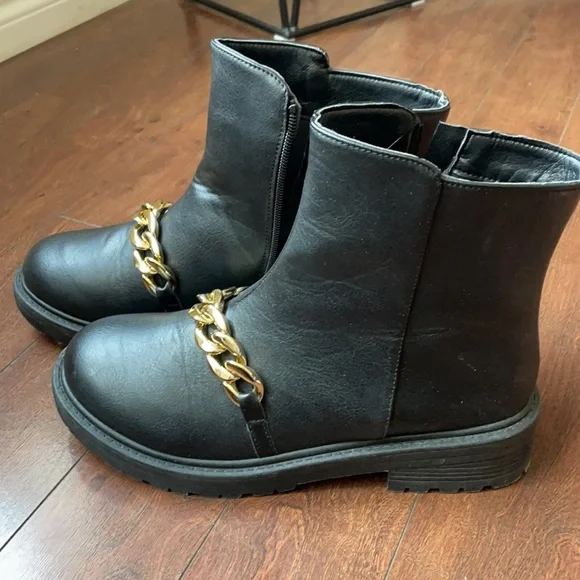 Chinese Laundry In Touch Booties - Picture 2 of 7